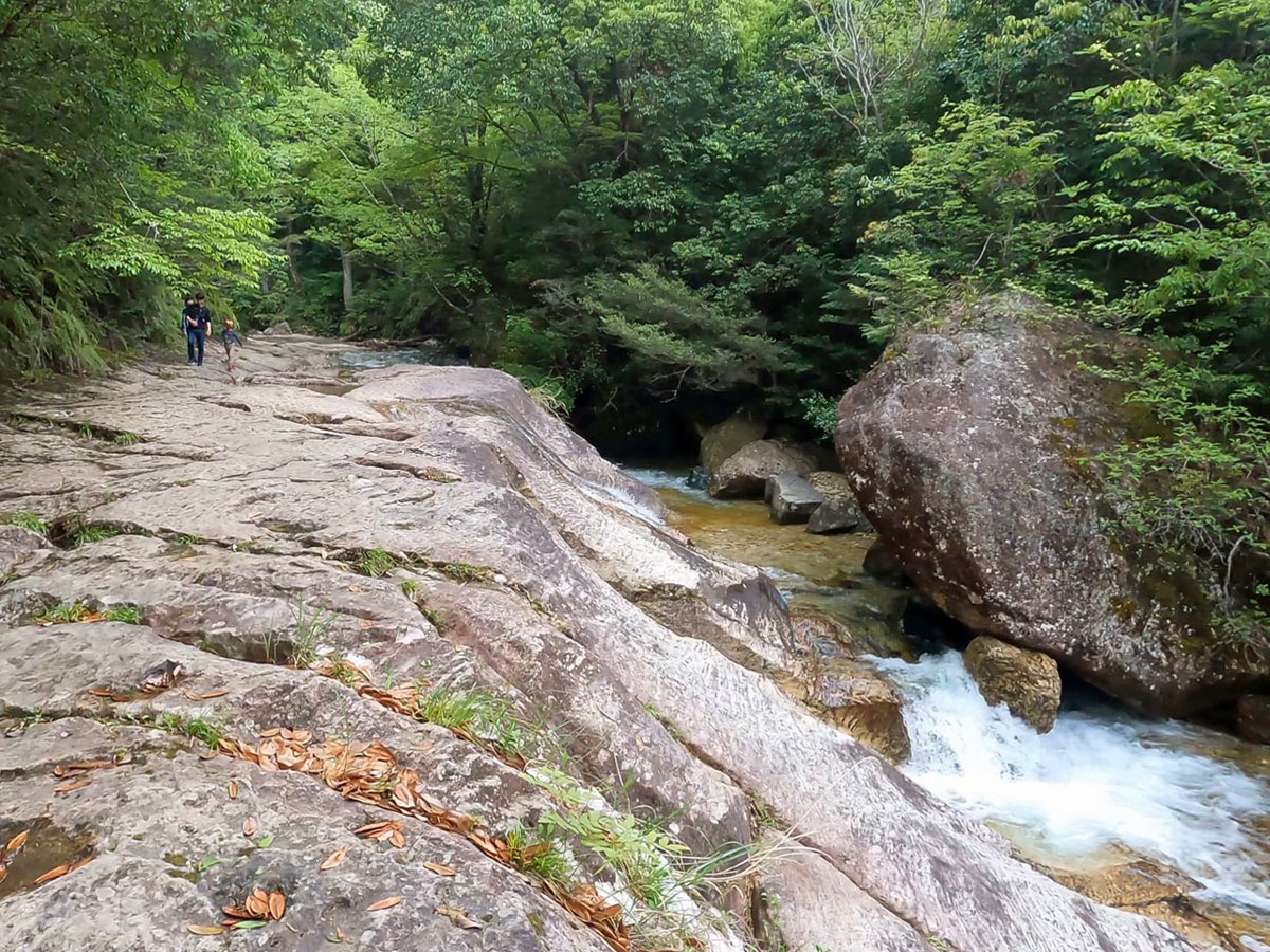 乳岩峡の桟敷岩