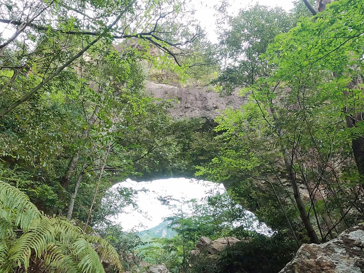 乳岩峡の通天門