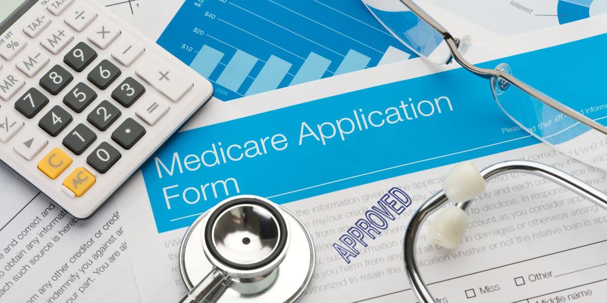 公的医療保険制度_聴診器