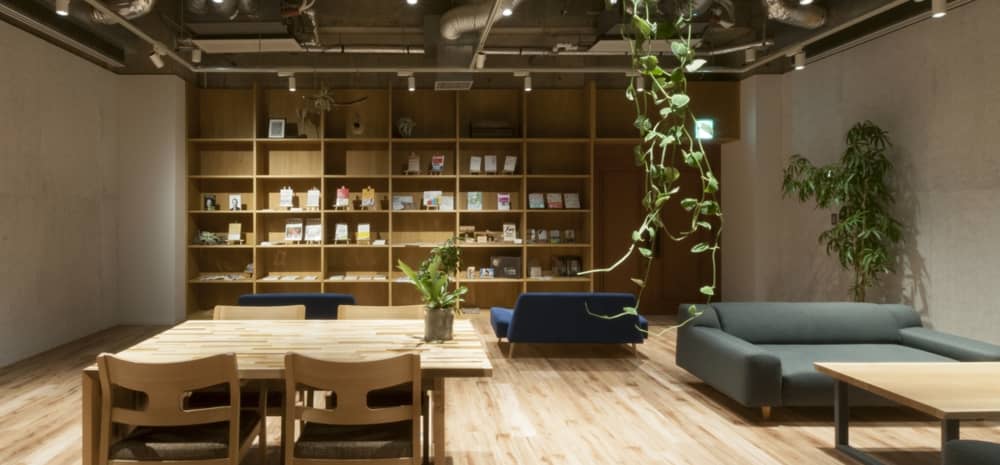 スタートアップガレージ_ソファ