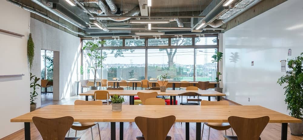 スタートアップガレージ_デスク