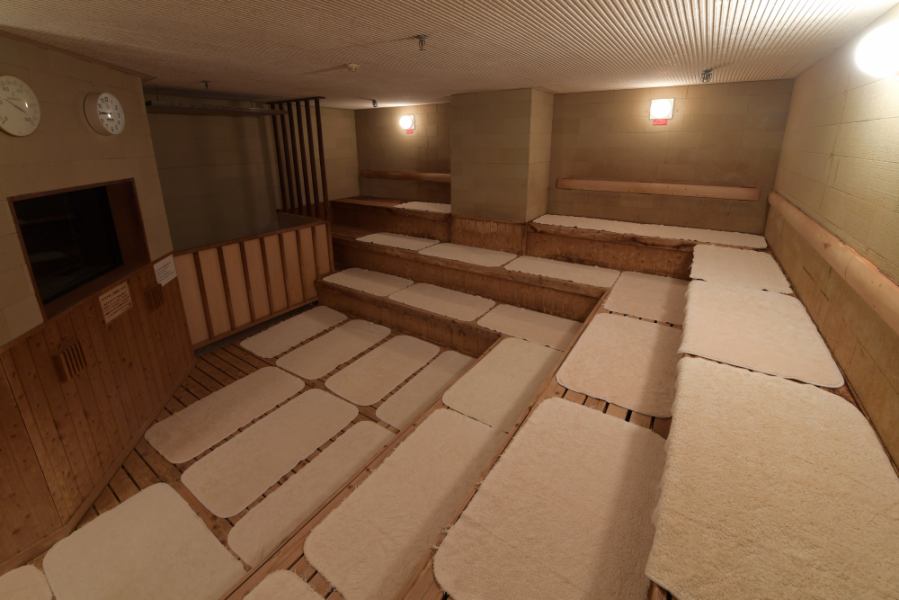 サウナ室内