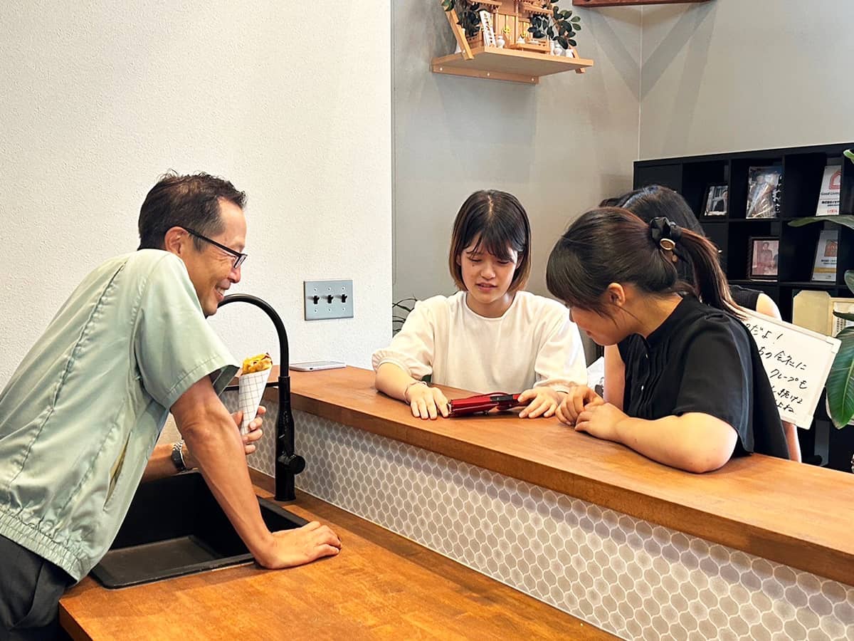 イセヤス建材取材風景