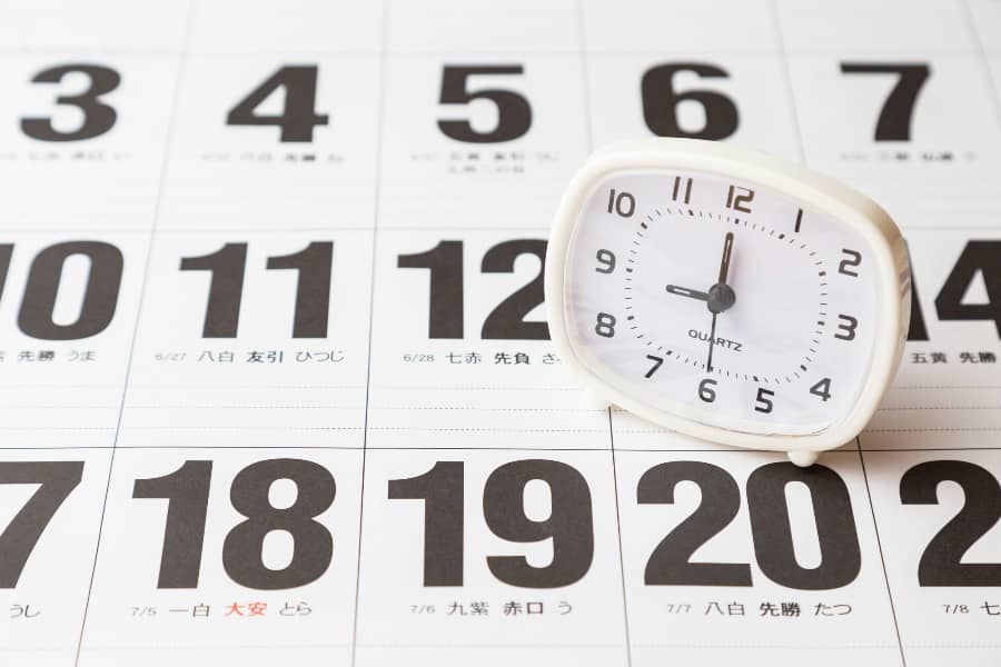 三交代勤務とは