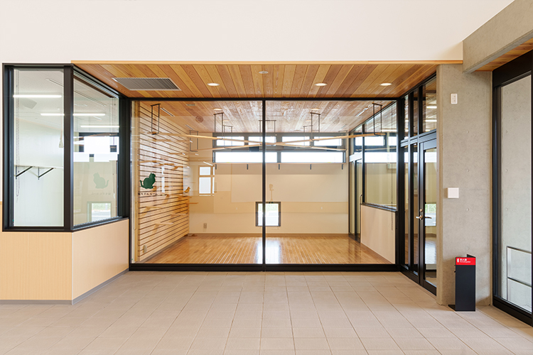 あいくる_中央製乳キャットルームMilk