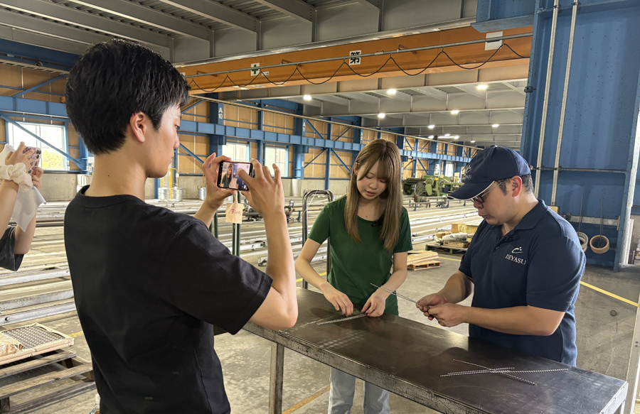 伊勢安金網製作所取材風景